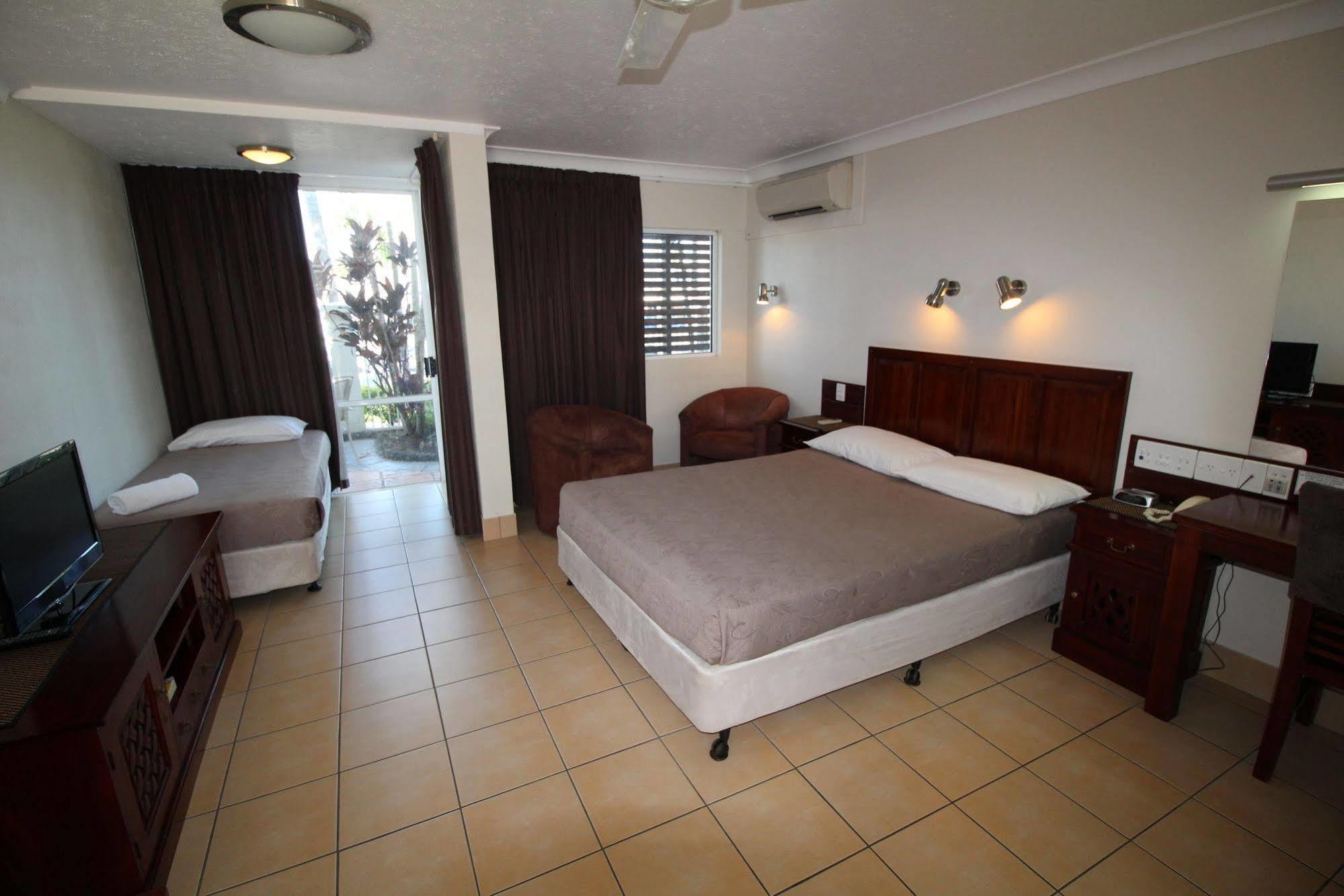 Endeavour Inn Emu Park Dış mekan fotoğraf